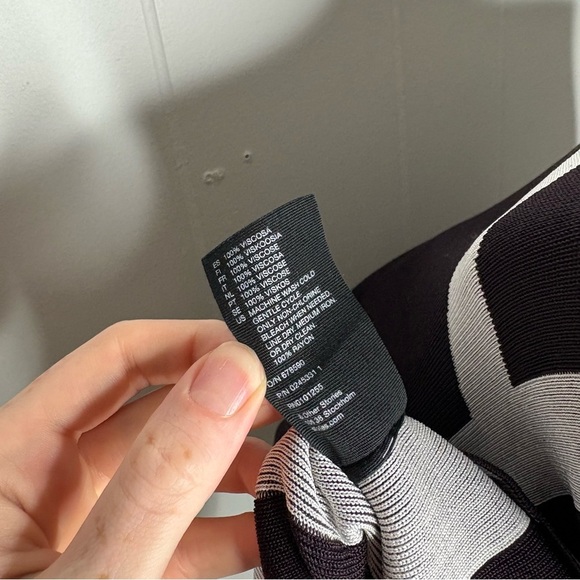 & Other Stories Dark Chocolate Brown Viscose Striped Sweater Crew Neck Size L - Picture 7 of 7